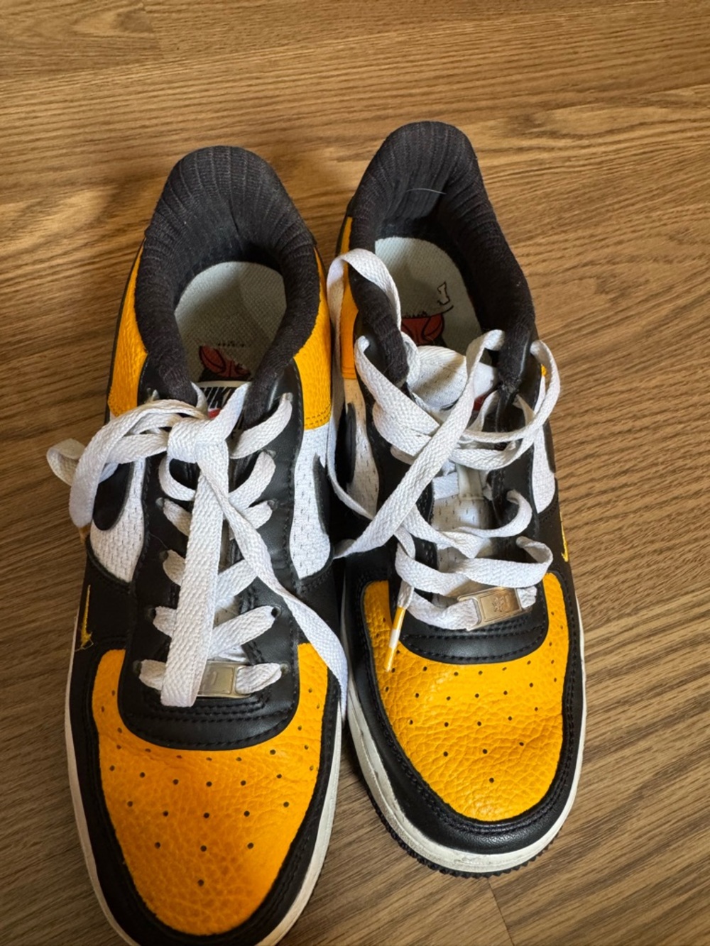 Nike Low-Top Sneakers in Yellow, Black & White - Picture 4 of 16